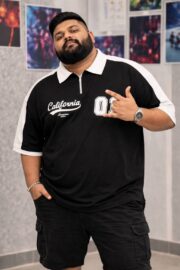 Oversize Polo Shirt  Dropped Shoulder - Black | OversizeBazar - Image 3